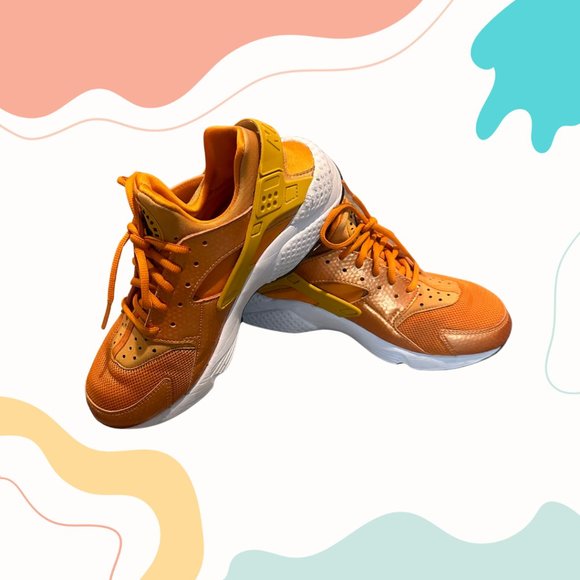 Nike Air Huarache Gold Shoes size US 9.5 - Picture 2 of 7